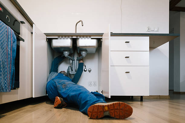 Professional Leak Detection technician working in South Whitley, IN